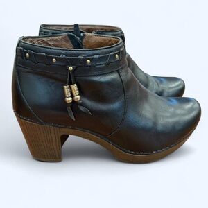 Dansko Black Leather Ankle Clog Boots Size 40 (US 9.5–10) Boho Stud Detail